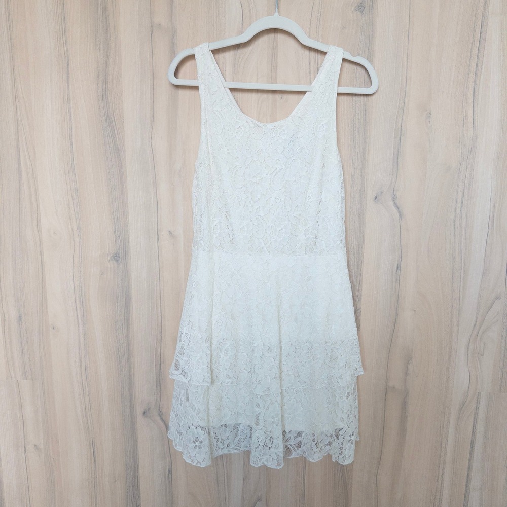 Lace Tiered Mini Dress Size M White Sleeveless Fit Flare Cottage Coquette Bridal